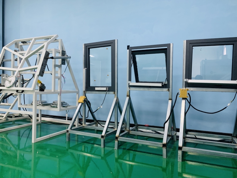 Windshield direct push operation simulation bench